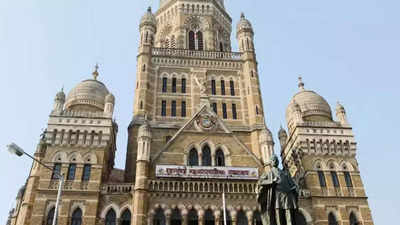 BMC kicks off 3-day drive to pull down illegal posters