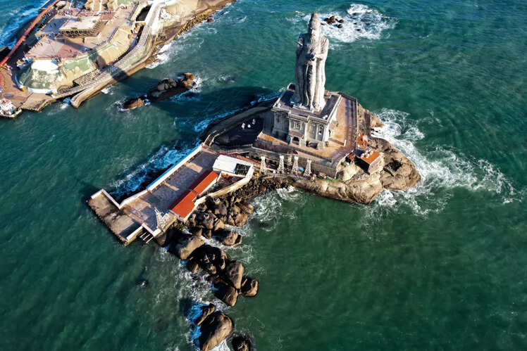 Thiruvalluvar Statue