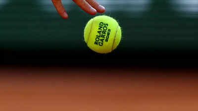Politics keeps pace with tennis at Roland Garros