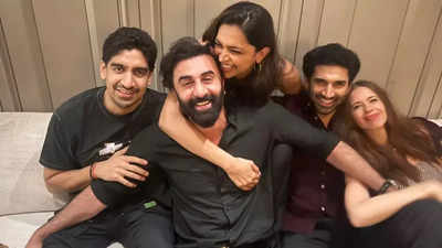 Deepika Padukone's closeness to Ranbir Kapoor at YJHD reunion has raised eyebrows, here's what netizens have to say!