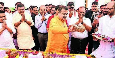 National highways in Gujarat will be improved to regulate traffic: Gadkari