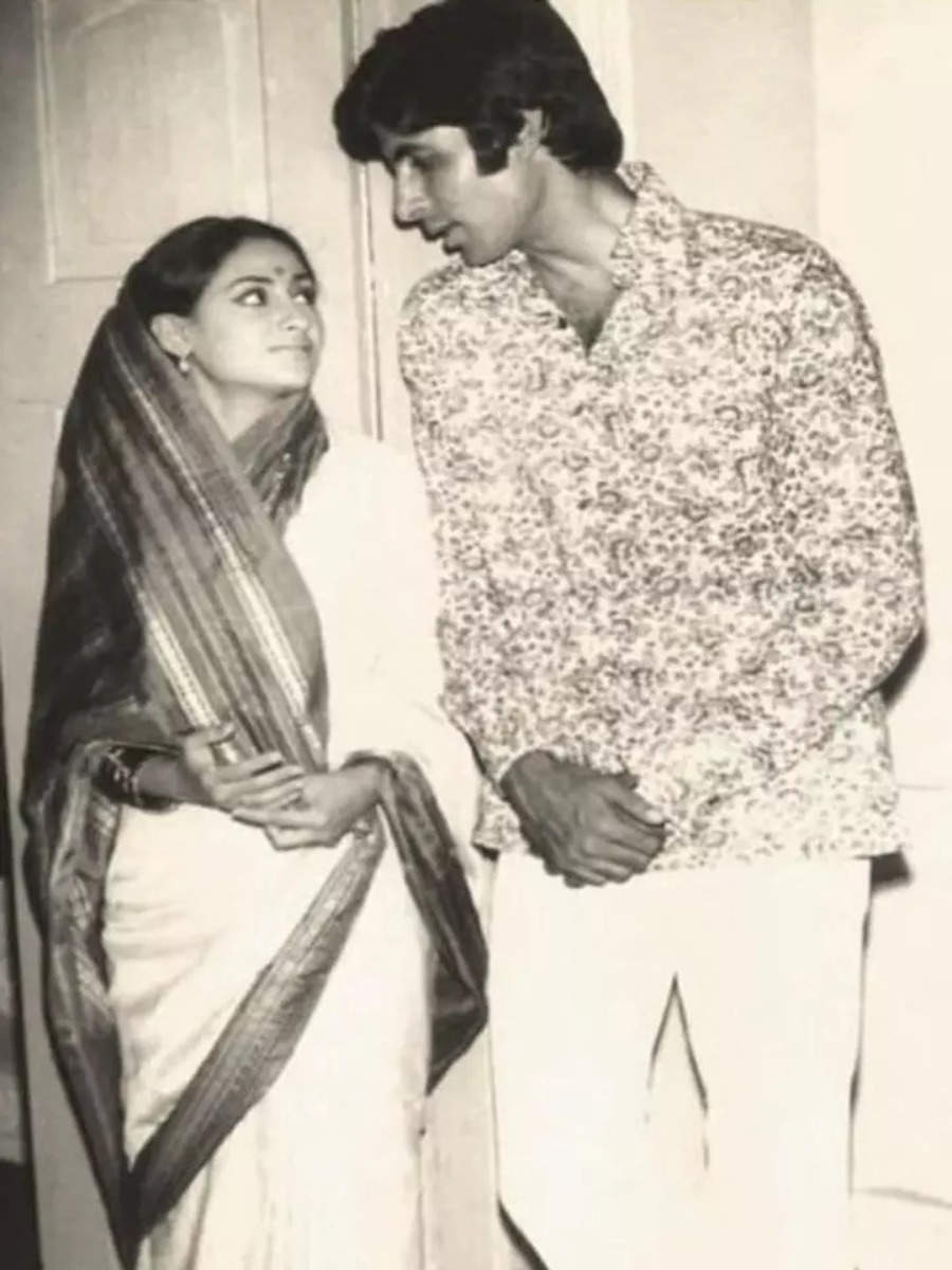 9 Rare Throwback Pics Of Jaya, Amitabh Bachchan As They Celebrate 50 ...