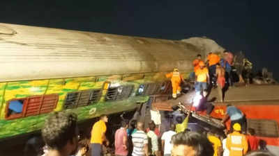 Train tragedy: Ensure no surge in Odisha airfares, don't charge penalty from affected, government directs airlines