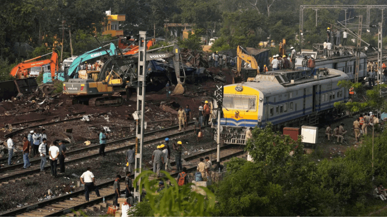 Odisha Train Accident Live: 288 Dead, 803 Injured After Coromandel express Crash in Bahanaga station in Balasore