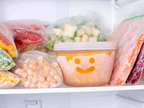 Why You Should Never Put Frozen Foods In The Blender