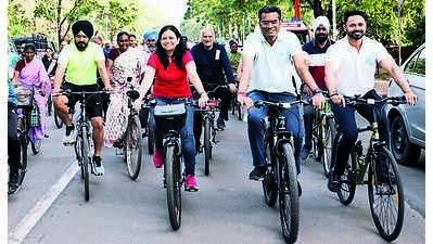 On bicycle day, mayor urges MC staff to cycle to work