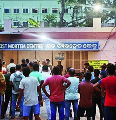 Tales of pain and agony converge at morgue