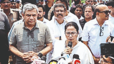 Bengal CM, railway minister spar over Balasore tragedy toll
