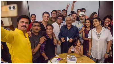 In Pics! Aanjjan Srivastav celebrates his 75th birthday in style; friends and colleagues cheer for him