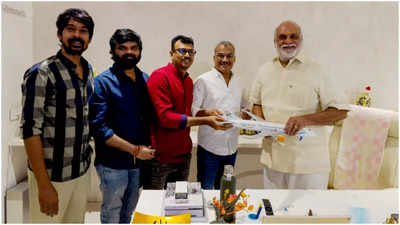 'Vimanam' is made with a universal theme that will connect with everyone : Darsakendrudu K. Raghavendra Rao