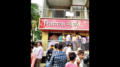 Robbers strike jewellery store in Sangli, steal valuables worth crores