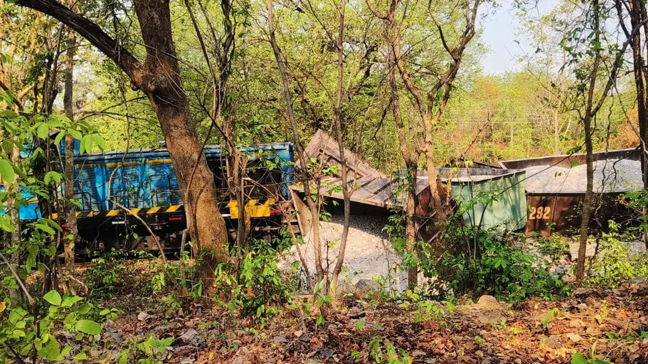 Odisha Goods Train Accident : 3 days after Balasore tragedy, goods train  derails on private tracks | Bhubaneswar News - Times of India