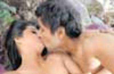 Mahi Gill Sex Vidios - Mahie Gill - Randeep Hooda's leaked video not from film | Hindi Movie News  - Times of India