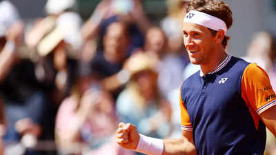 Casper Ruud returns to French Open quarter-finals