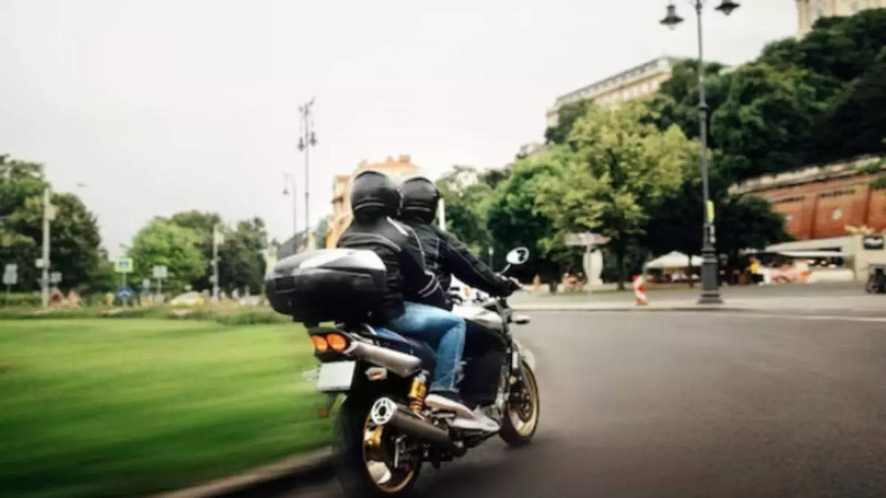 Man rides mini pink Bullet on Delhi street, viral video shows people's  reaction