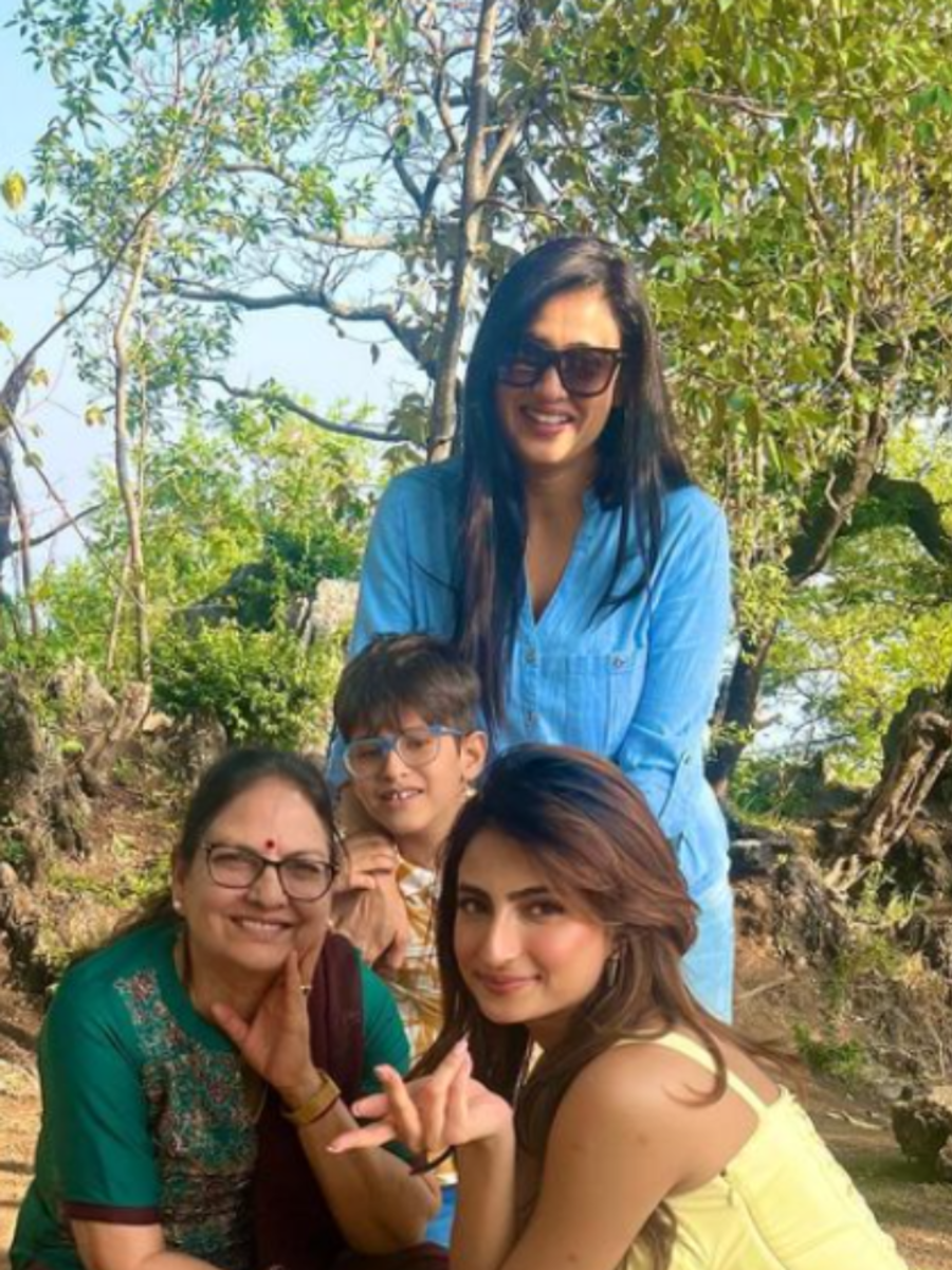 Take a look at Shweta Tiwari's family vacation in the hills | Times of