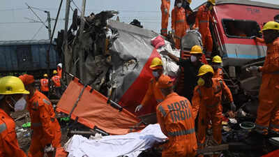 100 bodies yet to be identified, kin give blood for DNA sampling