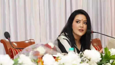 Devendra will 100% do justice, Amruta Fadnavis told bookie. Cops say they ‘tutored’ her