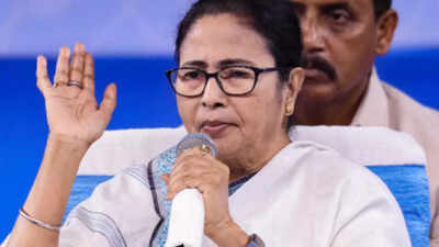 Bengal CM Mamata Banerjee to visit Cuttack hospital today to meet injured