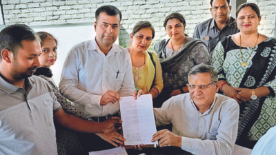 Transfer drive for regular teachers to precede contractual hiring: Min