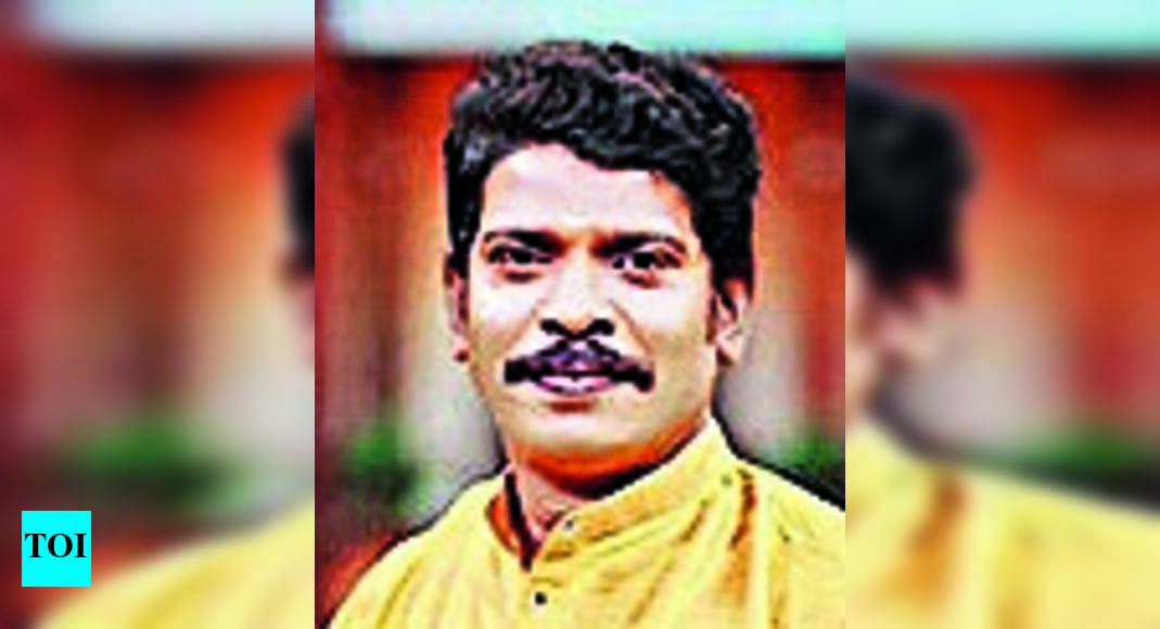 Actor Kollam Sudhi Dies In Car Accident Kochi News Times Of India
