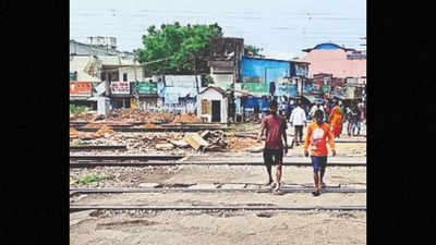 Chennai: Ambattur residents want wider rail subway to avoid traffic snarl