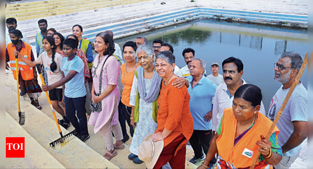 Kapra Lake Gets A Helping Hand From Waste Warriors Hyderabad News