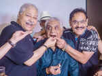 Satish Shah, JD Majethia, Ali Asgar & others attend Aanjjan Srivastav's 75th birthday party