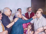 Satish Shah, JD Majethia, Ali Asgar & others attend Aanjjan Srivastava's 75th birthday party