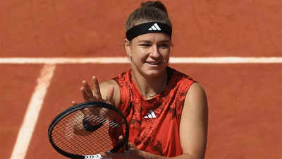 Karolina Muchova pummels Anastasia Pavlyuchenkova to book French Open semi-final spot