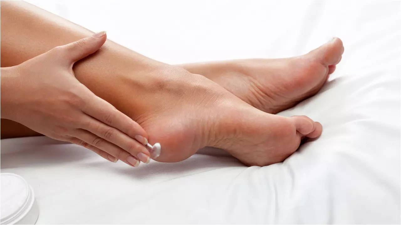 isparsh Herbal Ayurvedic Foot Cream for Soothing and Healing Dry, Cracked  Heels: Moisturizing and Nourishing Formula
