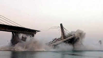Contractor of collapsed Bihar bridge building two in Gujarat