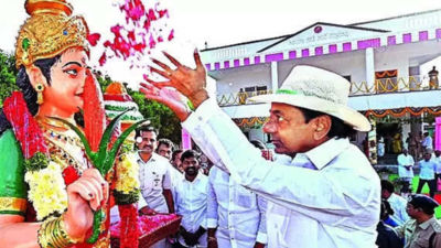KCR says Cong wants to bring back 'broker' regime in state