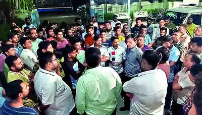Umreth observes bandh to protest ‘molestation’