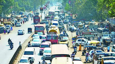 Motorists struggle to negotiate 6km stretch of Nashik-Pune road