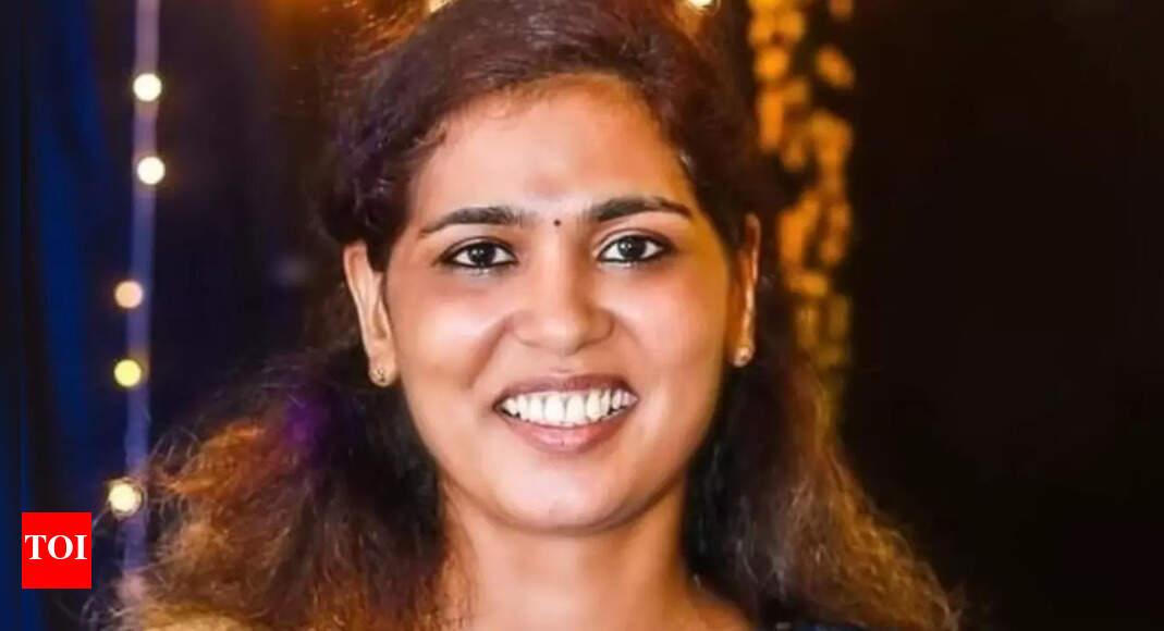 all-about-rehana-fatima-s-case-whose-kids-painted-her-semi-naked-body