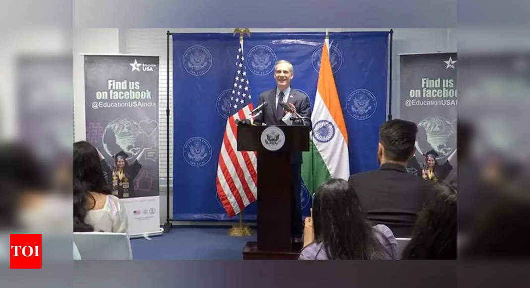 US Visa US Envoy Says One In Every Five Student Visas In 2022 Issued   Photo 