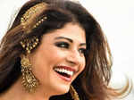 Pooja Batra is making new waves on the net with her glamorous photos