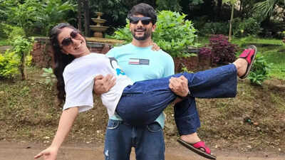Sumbul Touqeer reacts to the ongoing tiff with Fahmaan Khan; says ...