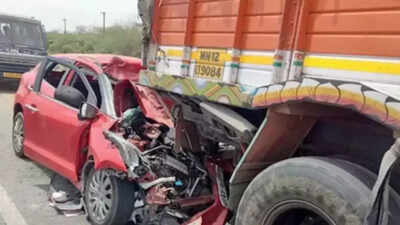 4 friends on holiday killed as car hits truck in Rajasthan's Sikar ...