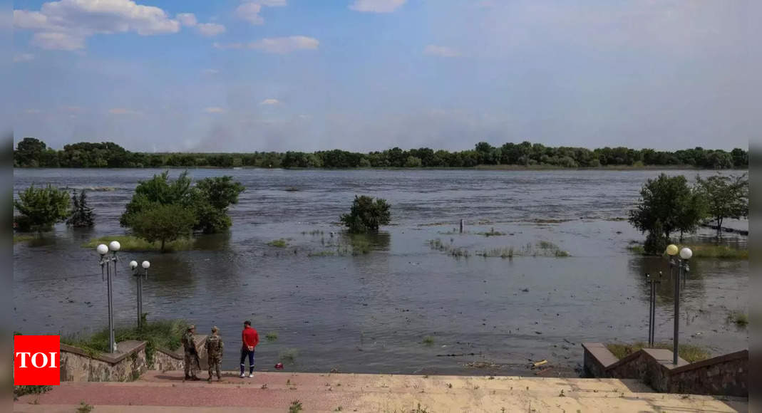 Ukraine: Flood waters engulf homes in Ukraine as people flee – Times of India