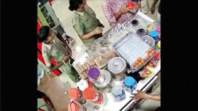 Tamil Nadu: Four women cops refuse to pay for snacks, suspended