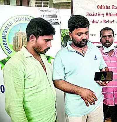 1 found, kin hunt for missing five