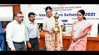 I-T holds outreach programme for CAs