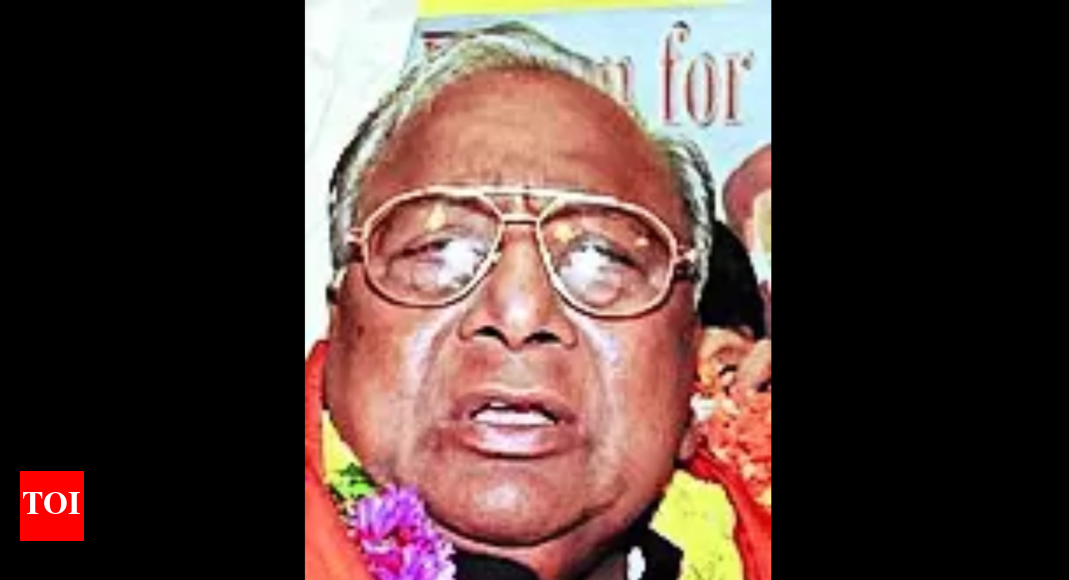 V Hanumantha Rao: Vhr Asks Kcr To Hold Praja Darbar | Hyderabad News ...