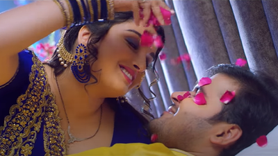 'Shadi Mubarak': Arvind Akela Kallu and Aamrapali Dubey's new song 'Toote Deh Raat Raat Bhar' is out!
