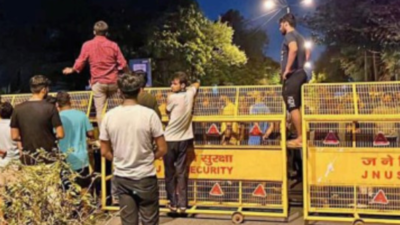 JNU assault: Only 1 nabbed, four suspects on the run