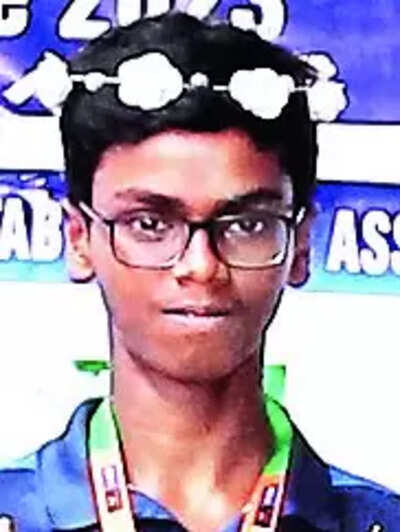 Murugan, Jennifer triumph; Snehit storms into semis