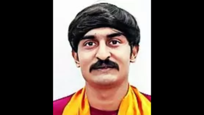 Drunk BJP leader opens fire at shop owner