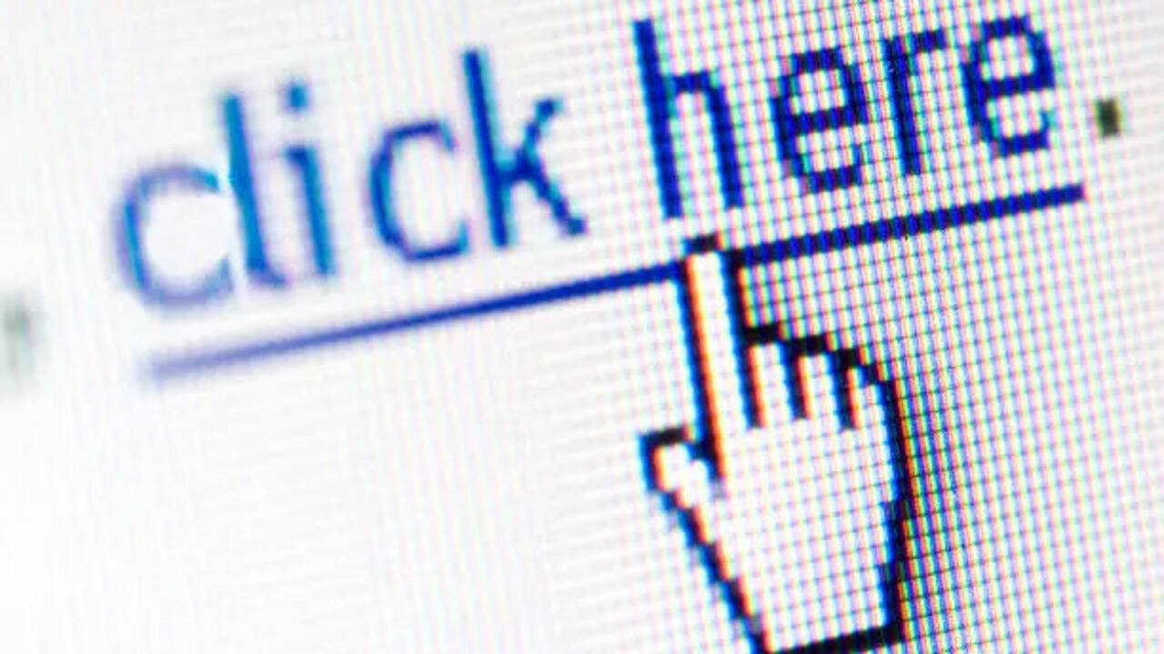 Why Were Hyperlinks Chosen to Be Blue?